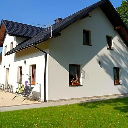 Mietowy Dworek Couette-café 3*