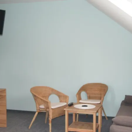 Mietowy Dworek Bed and Breakfast