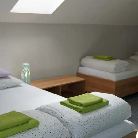 Couette-café Mietowy Dworek 3*