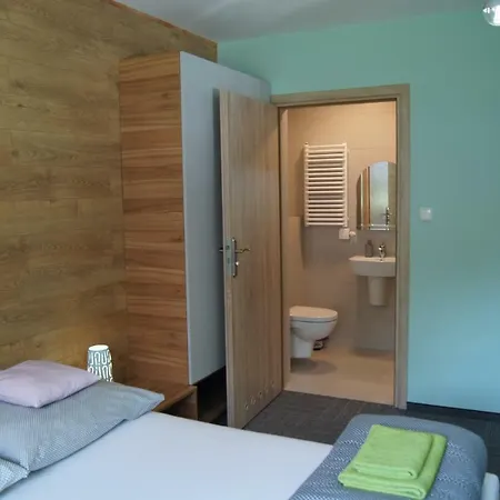 فندق مبيت وإفطار Mietowy Dworek 3*