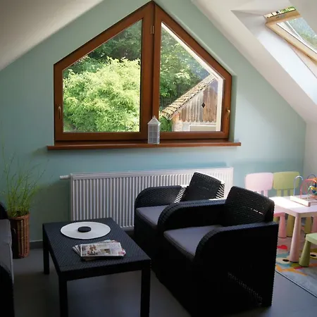 Mietowy Dworek 3*