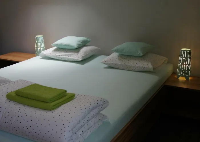 Mietowy Dworek Bed & Breakfast 3*