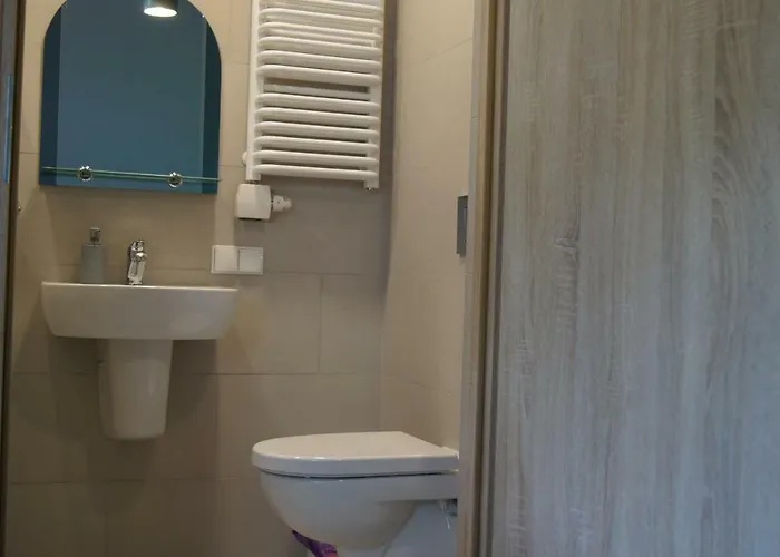 Bed & Breakfast Mietowy Dworek 3*