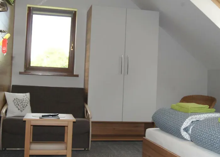 Mietowy Dworek Bed & Breakfast 3*