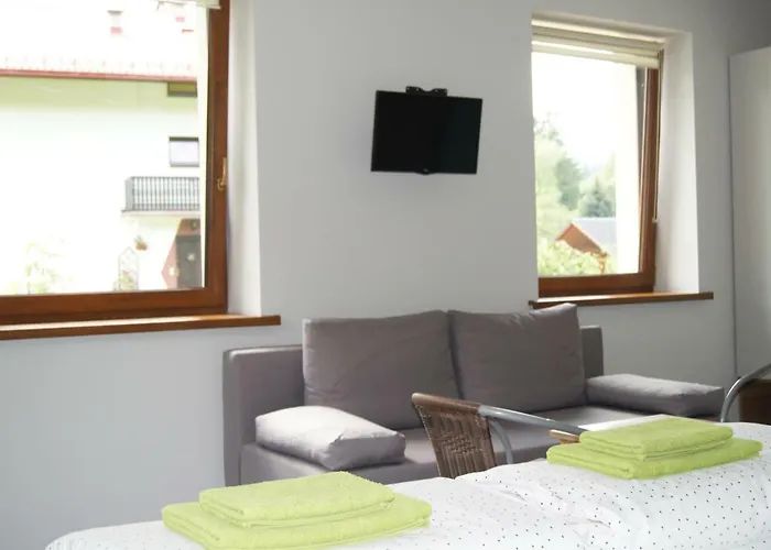 Bed & Breakfast Mietowy Dworek 3*