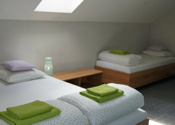 Bed & Breakfast Mietowy Dworek 3*