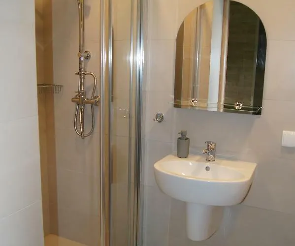 Bed & Breakfast Mietowy Dworek 3*