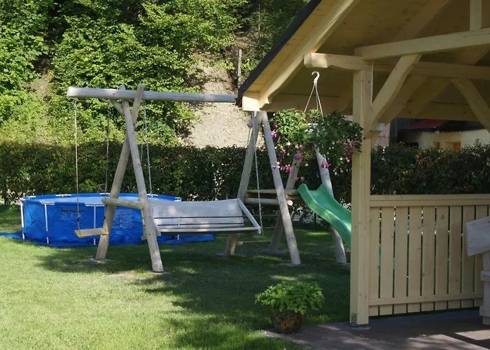 Bed & Breakfast Mietowy Dworek 3*