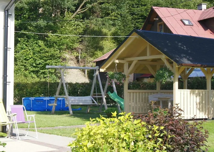 Mietowy Dworek Bed & Breakfast