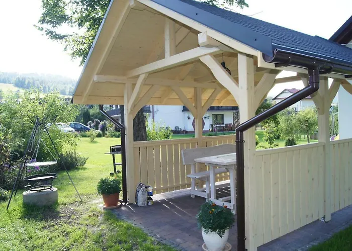 Bed & Breakfast Mietowy Dworek 3*